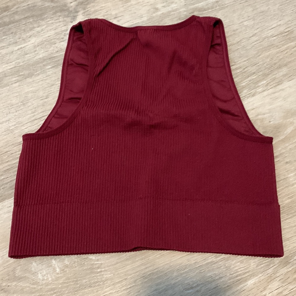 V-Neck Seamless Ribbed Tank - Picture 3 of 4